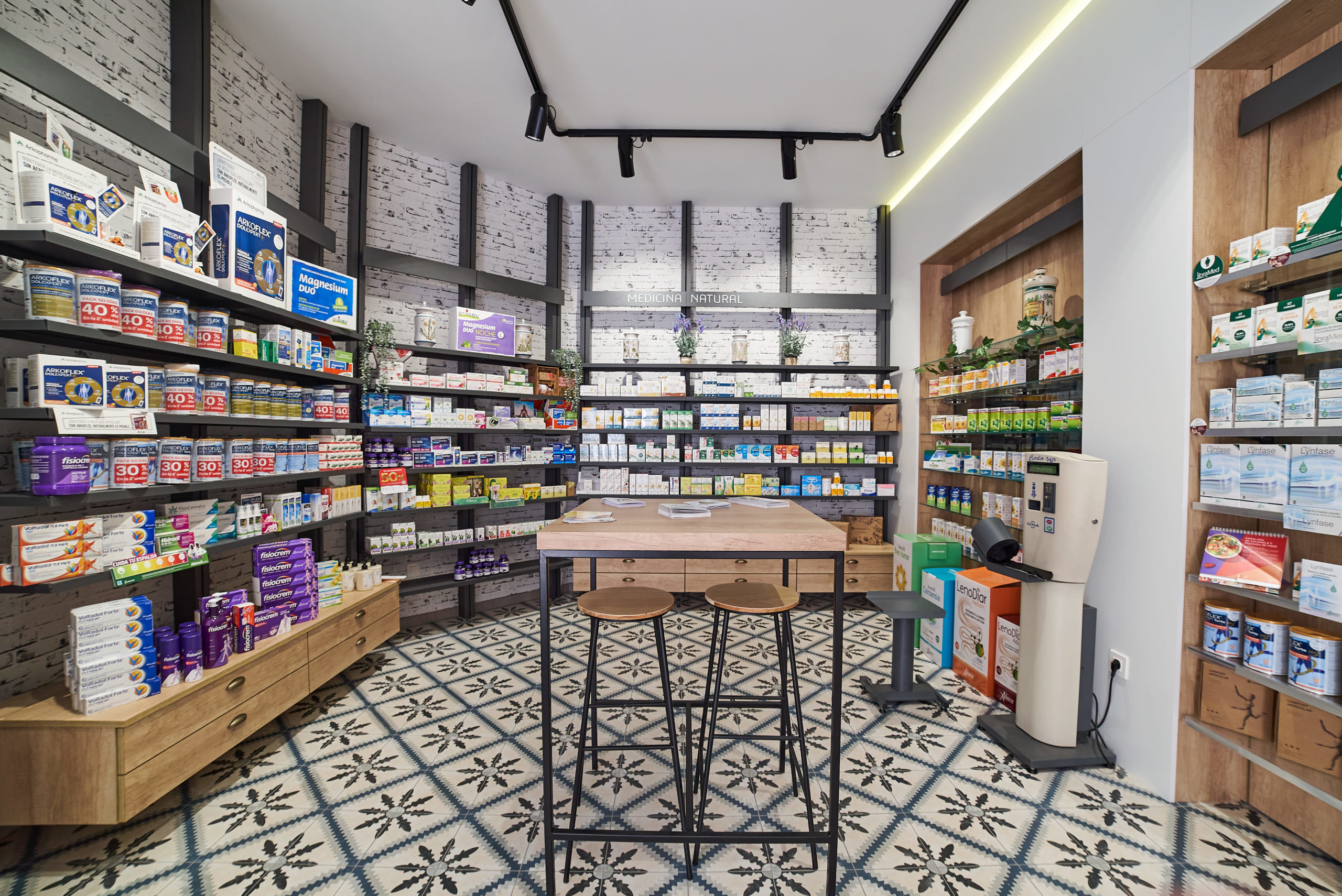 farmacia elda farmaceutas scaled 1
